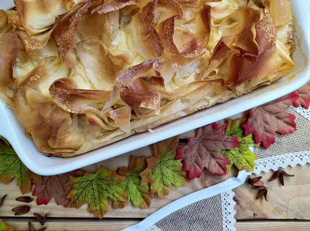 Receta de tarta de higos con queso y masa filo. Postre de otoño. Fácil, rico, cremoso, con horno. Cuca