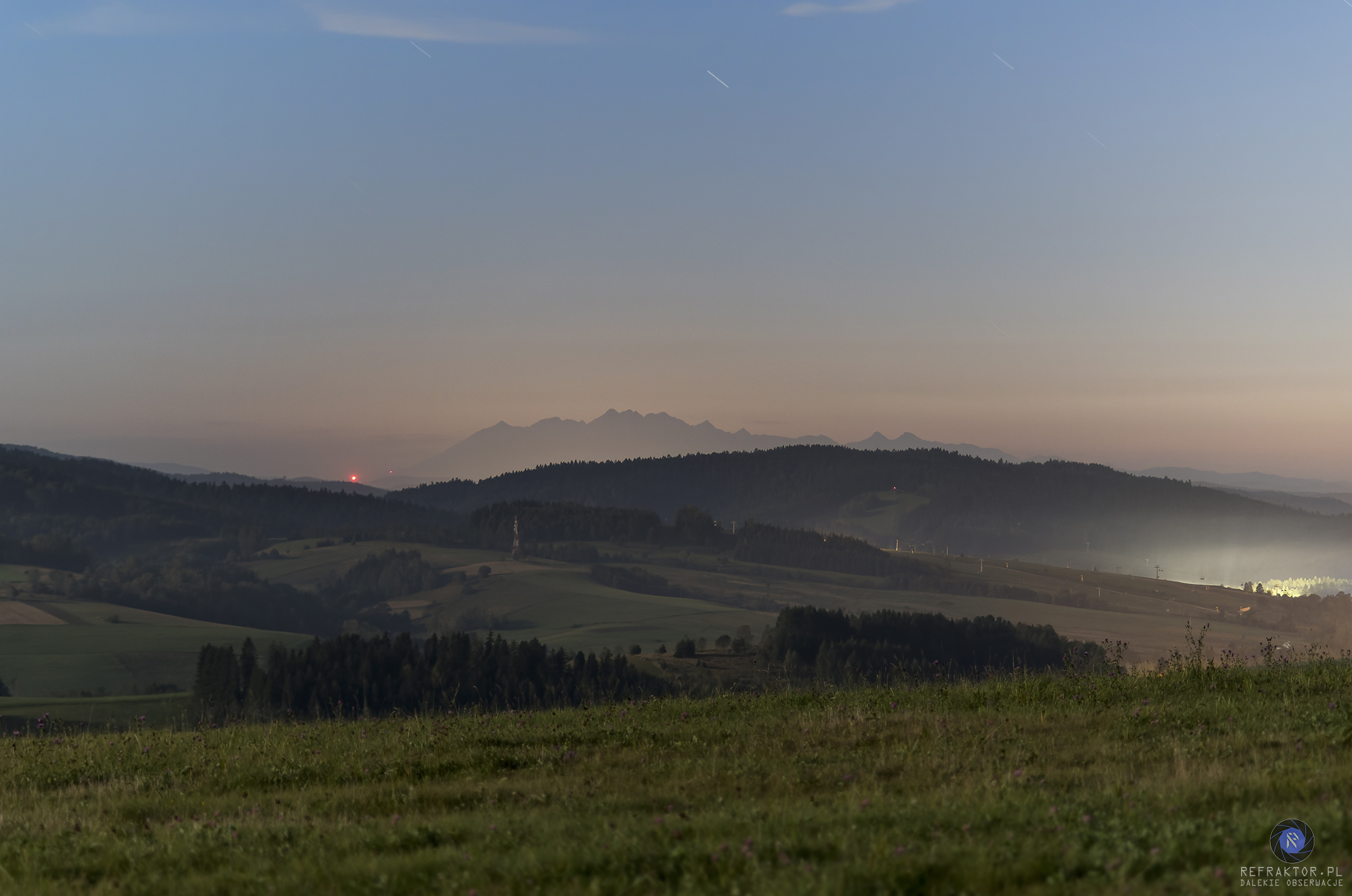 Nocny widok na Tatry.