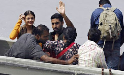 Bollywood Actress Aishwarya Rai & Actor Abhishek at Mani Ratnam’s Ravana film shooting stills