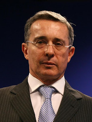 Rostro de Alvaro Uribe