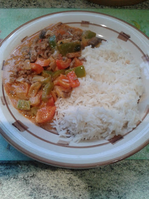 Mince with cream, chilli, mushroom, tomatoes, peppers and rice