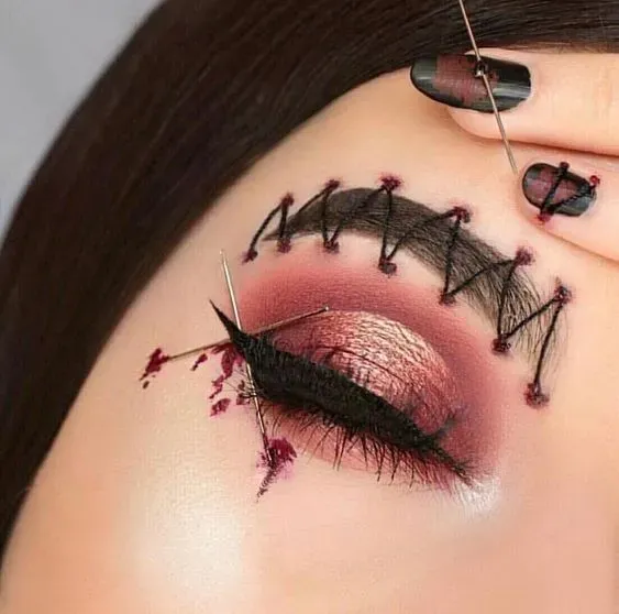 Maquillaje sencillo de Halloween para mujer