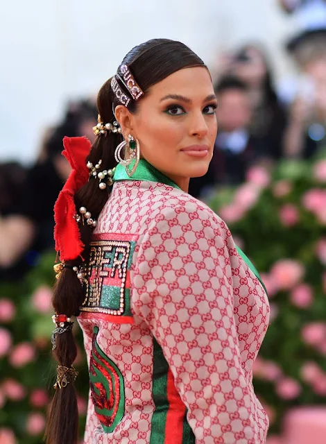 11 fashion trends that should disappear in 2020