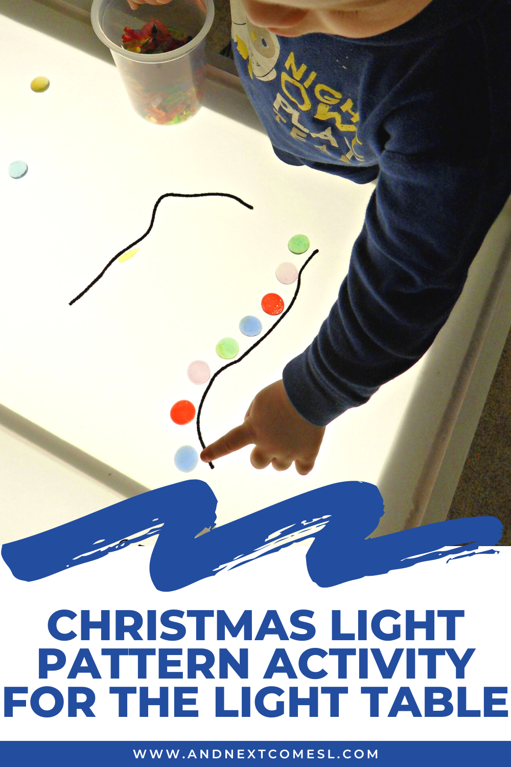 Christmas light pattern activity for kids on the light table - great for toddlers and preschoolers!