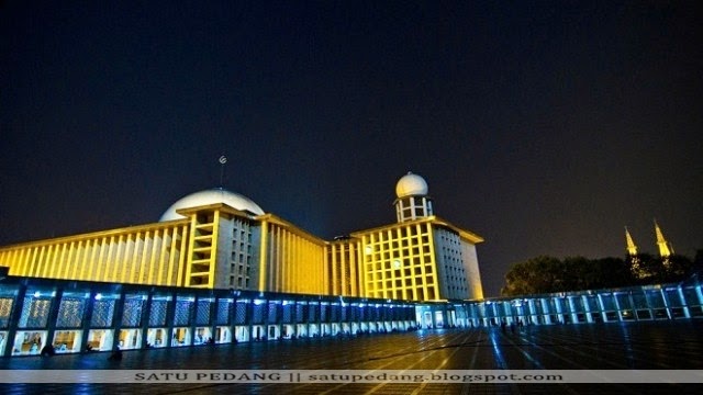 Sejarah Bangunan Masjid Raya Istiqlal  ASAL USUL DAN SEJARAH