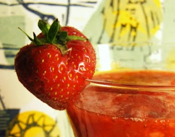 strawberry & elderflower cocktail