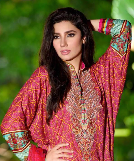 Beautiful Mahira Khan HD Wallpaper