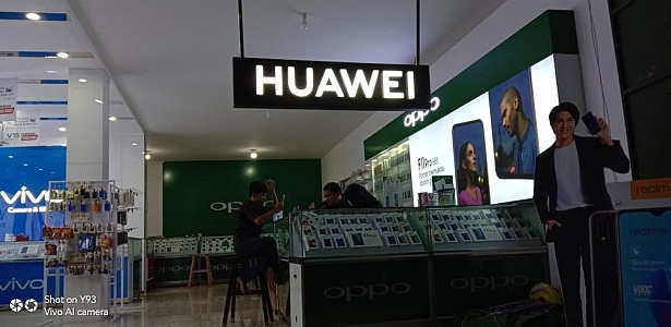 Signage Gantung Logo Huawei