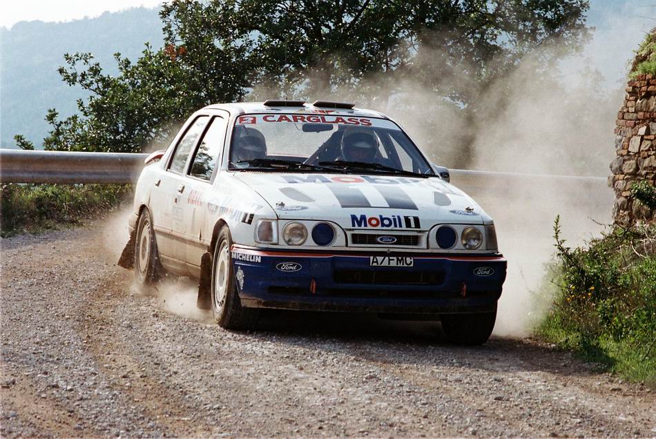 Ford Sierra Cosworth o resistente Ford Fiesta Rallye R2