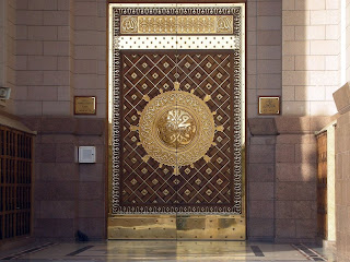 The Door of Masjid Al Nabawi in Madinah, Saudi Arabia Beautiful Wallpapers