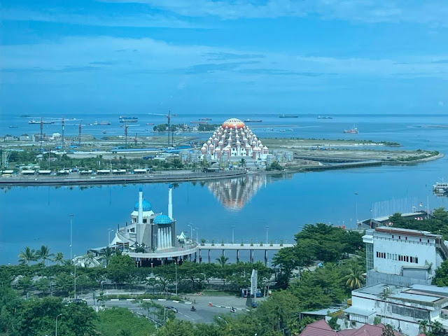 pemandangan kota makassar pantai losari