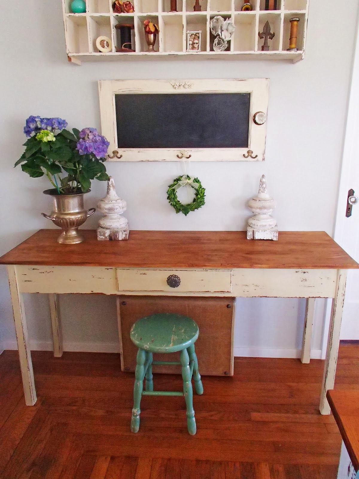 http://ddscottage.blogspot.com/2014/02/long-farm-tabledesk.html