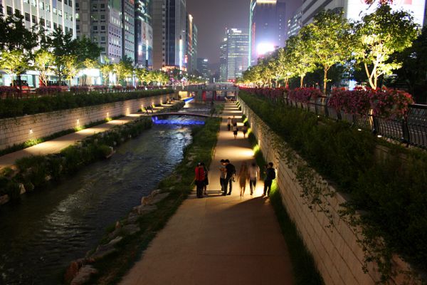 Sungai Cheonggyecheon (seoul), Sungai Bersih Ini Dulunya Kumuh Dan Kotor [ www.BlogApaAja.com ]