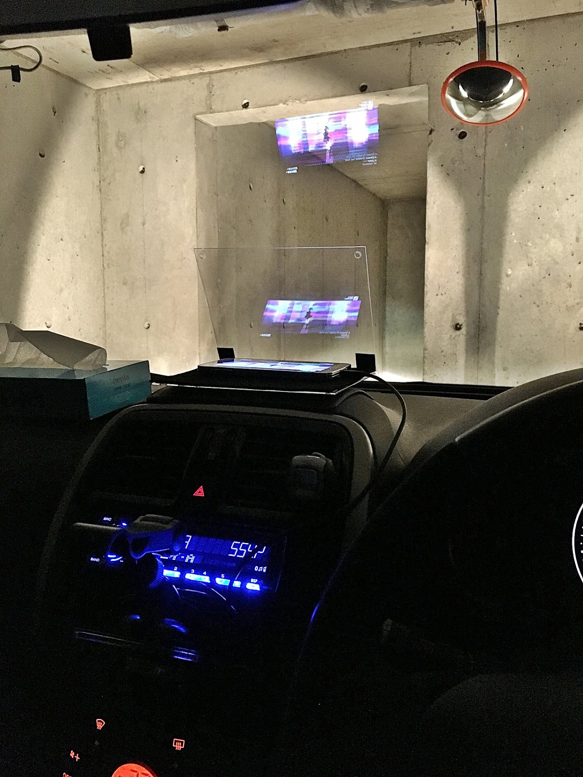 100均素材の自作hud ヘッドアップディスプレイ でスマホ画面を車内表示する件