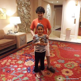 Mahesh babu family photos Ghattamaneni Namrata Shirodkar, Gautham Ghattamaneni, Ghattamaneni sitara