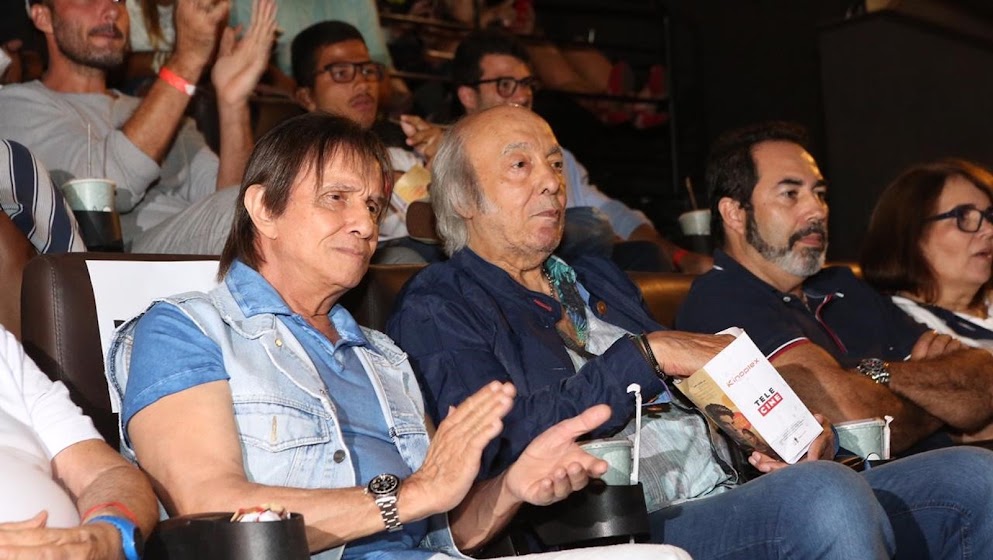 Roberto Carlos e Erasmo Carlos juntos na pré-estreia do filme Minha Fama de Mau
