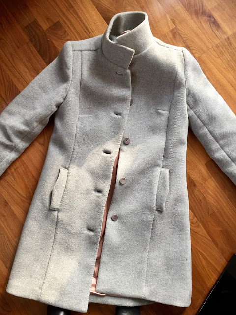 Diary of a Chain Stitcher: Butterick B6385 Coat in Grey Burberry Coating