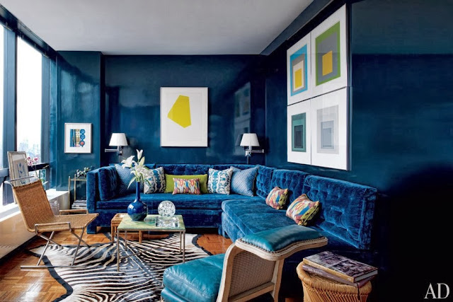 wall decor ideas behind sofa Love the extra large crushed velvet royal blue L sofa. | 640 x 427