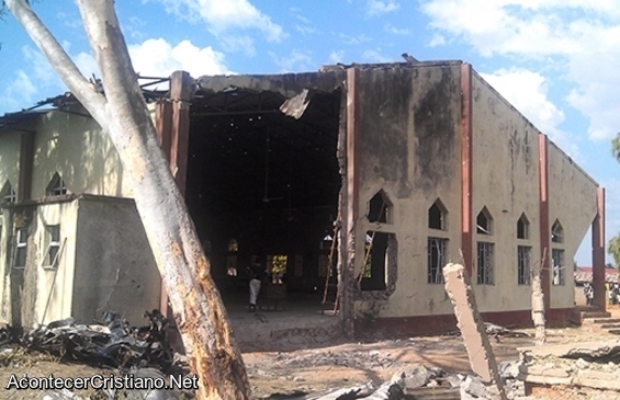 Iglesia quemada en Nigeria por persecución