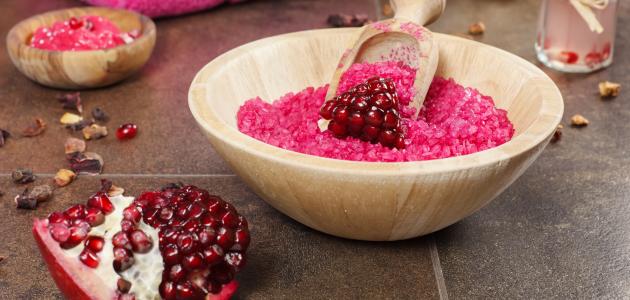 Benefits of pomegranate peel for oily skin