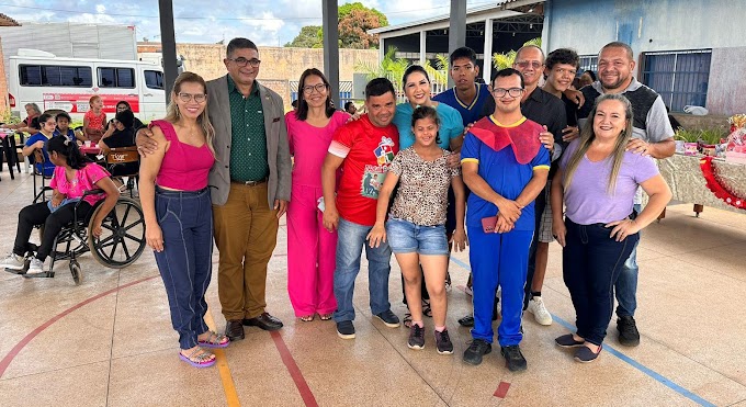 Na APAE de Porto Velho, Cristiane Lopes comemora o mês das mães