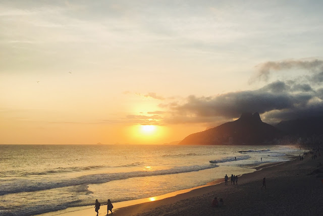 ipanema sunset arpoador