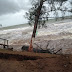 Vídeo- URGENTE- Mar avança em Guaxindiba- Alerta de ciclone para a região 