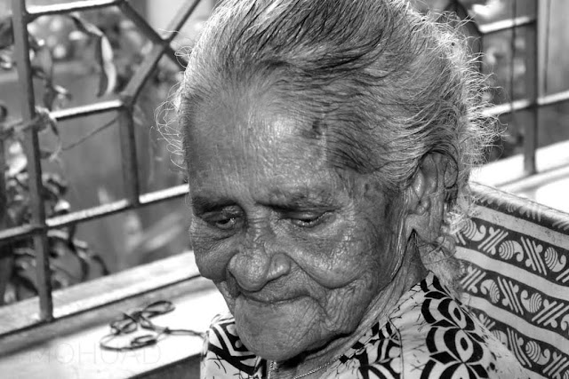 আনমনা  - মহুয়া দাস