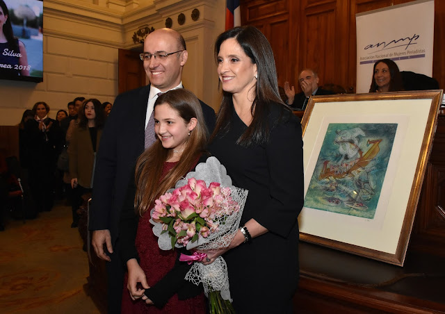 Colegio participó en ceremonia donde galardonaron a Matilde Burgos