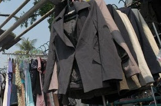 baju bekas import online, grosir pakaian bekas import pasar senen, jual baju bekas import karungan, jual pakaian bekas branded, distributor baju bekas import surabaya, baju bekas import eceran, supplier bal segel import, usaha pakaian bekas.