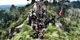 Puncak Batu Dinding Samboja