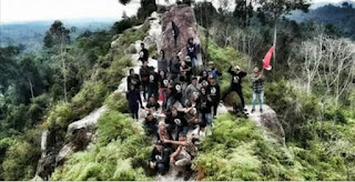 Puncak Batu Dinding Samboja