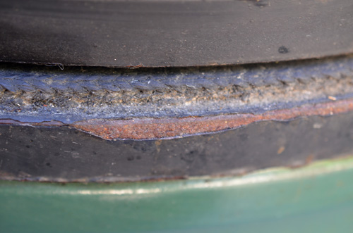 Rusted bands on a large Big Green Egg