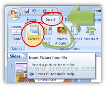  Gambar:  Memulai proses menyisipkan gambar ke dalam slide presentasi powerpoint melalui ribbon Insert