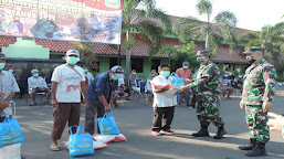 Korem 064/MY Salurkan Bantuan Sembako Bagi warga Terdampak Covid-19