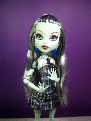 FINALLY posting photos of Monster High Frankie Stein she been here for