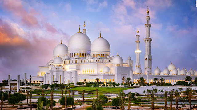 Sheikh Zayed Grand Mosque is in the Top 10 Most Beautiful Views in the World