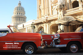 Красные кабриолеты и Капитолий в Гаване