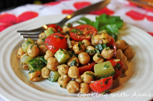 Mediterranean Chickpea Salad