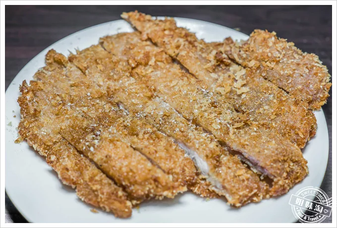 香園牛肉麵炸豬排