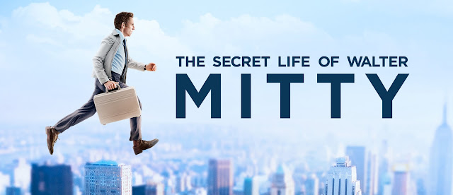 Walter Mitty parece flutuar sobre Nova Iorque. À direita, há escrito o título do filme
