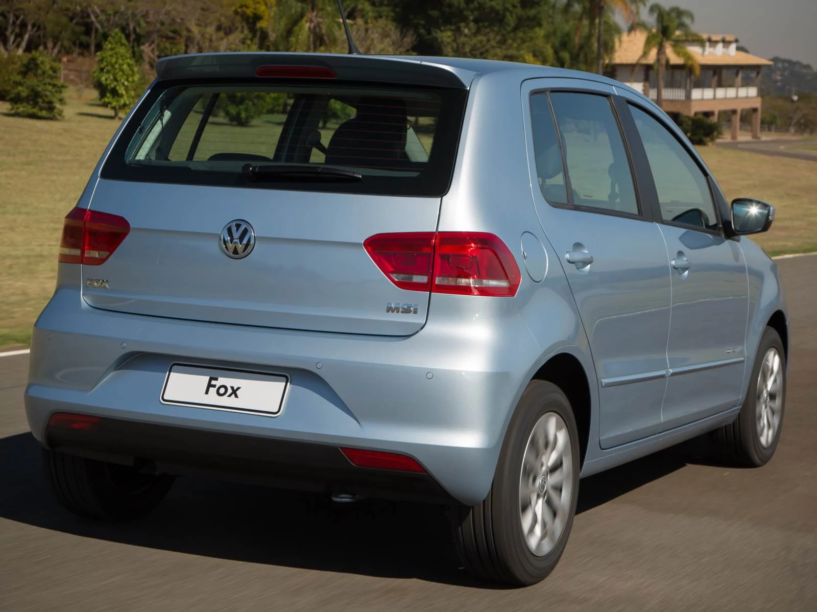 Novo VW Fox 2015 Comfortline - Prata Sargas