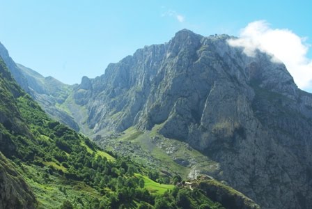 Cabrales, vista de Bulnes de Arriba