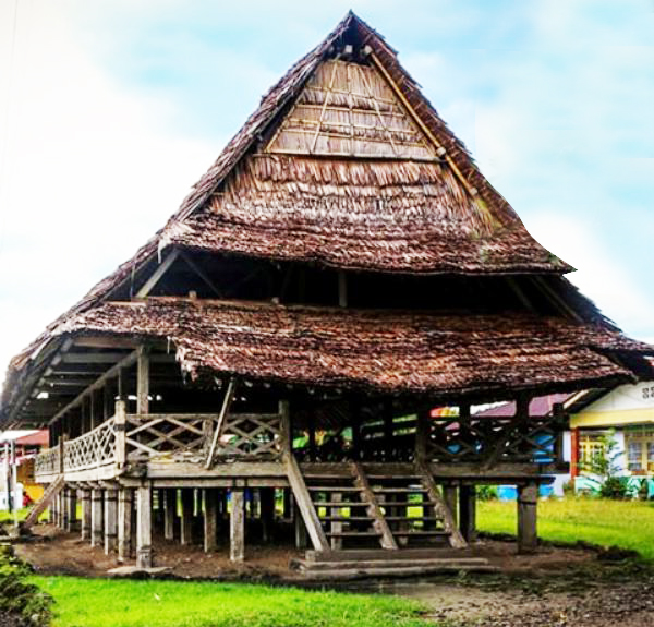 Keunikan Rumah Adat Tradisional Baileo Maluku Dan Maluku 