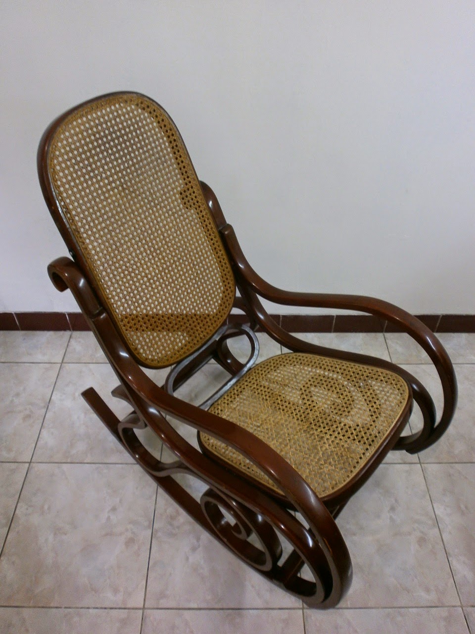 Antikpisan Kursi  Goyang  Antik M Thonet SOLD OUT TERJUAL 