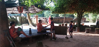 Templos de Angkor. Músicos mutilados en Banteay Srei.