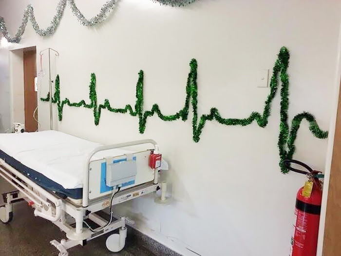 Woodsterman: Christmas Hospital Decor