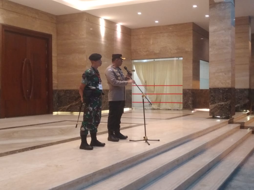 Wakapolrestabes Medan pimpin apel jelang kedatangan Ibu Negara di Wisma Benteng.