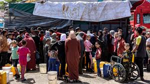 Israel's military operation in Gaza: UNRWA halts food distribution in Rafah.