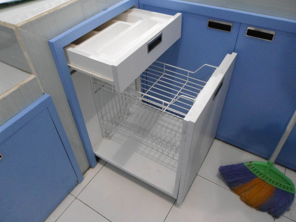 Kitchen Set Minimalis  bentuk L Desain Warna Biru 